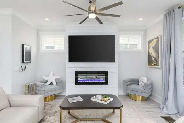 Living room at 21 Broad View Ln.